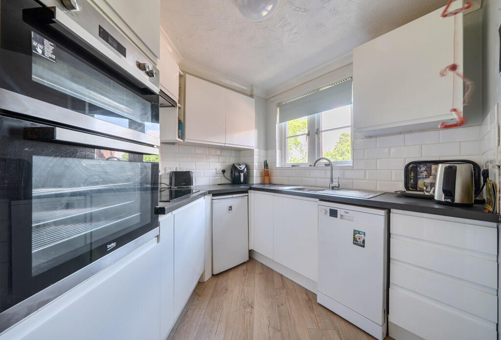 Apartment in Gloucester, Kingsholm - View 5