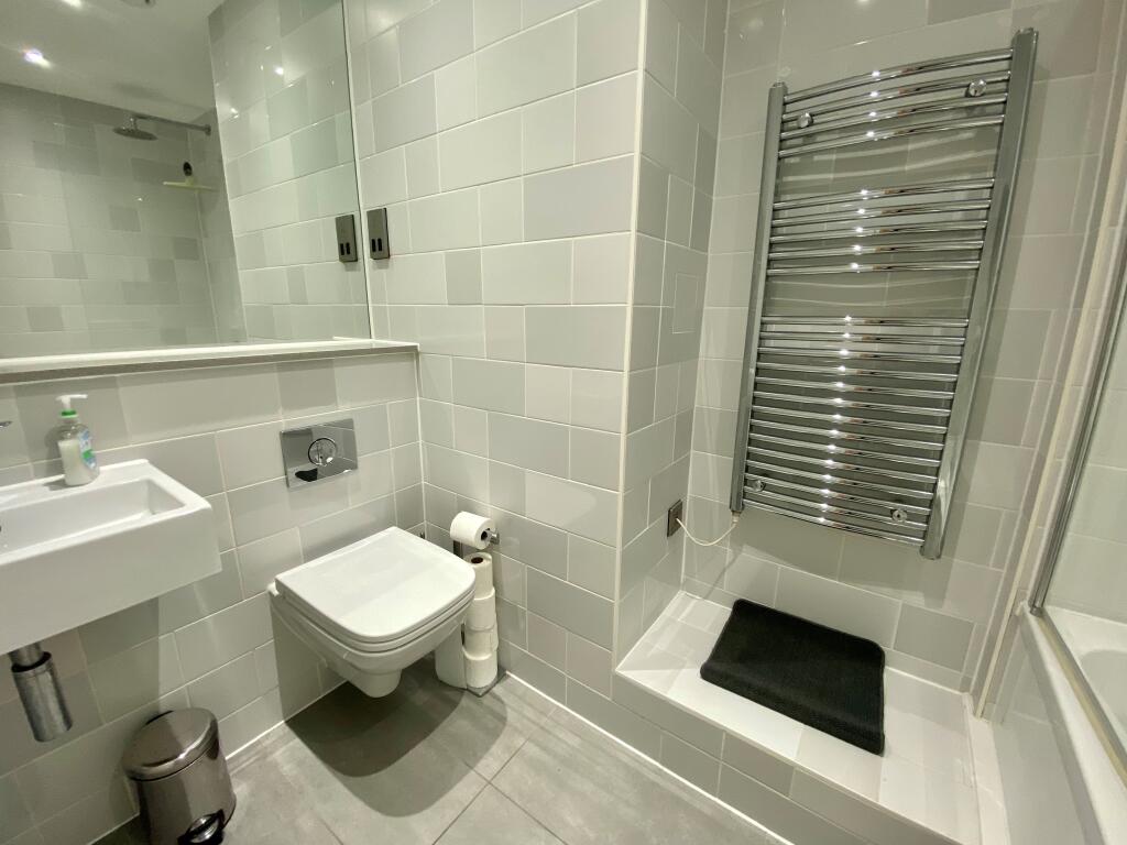 Bristol & West House, Post Office Road - Widok 4