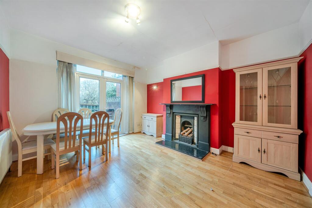 House in London - View 5