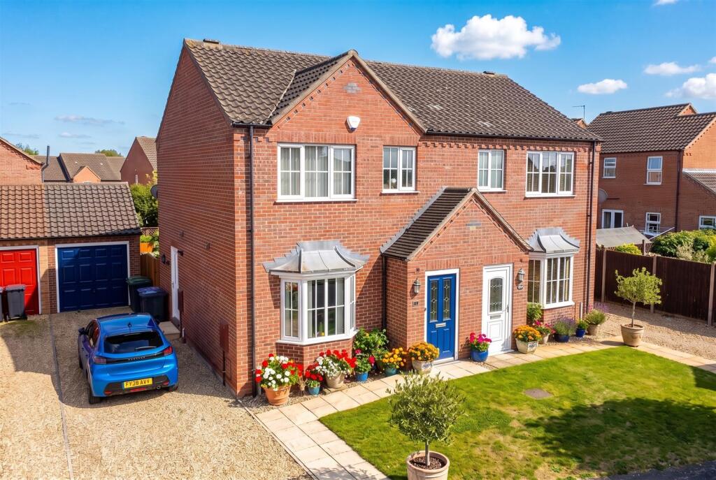 Main image of property: Short Furrow, Navenby