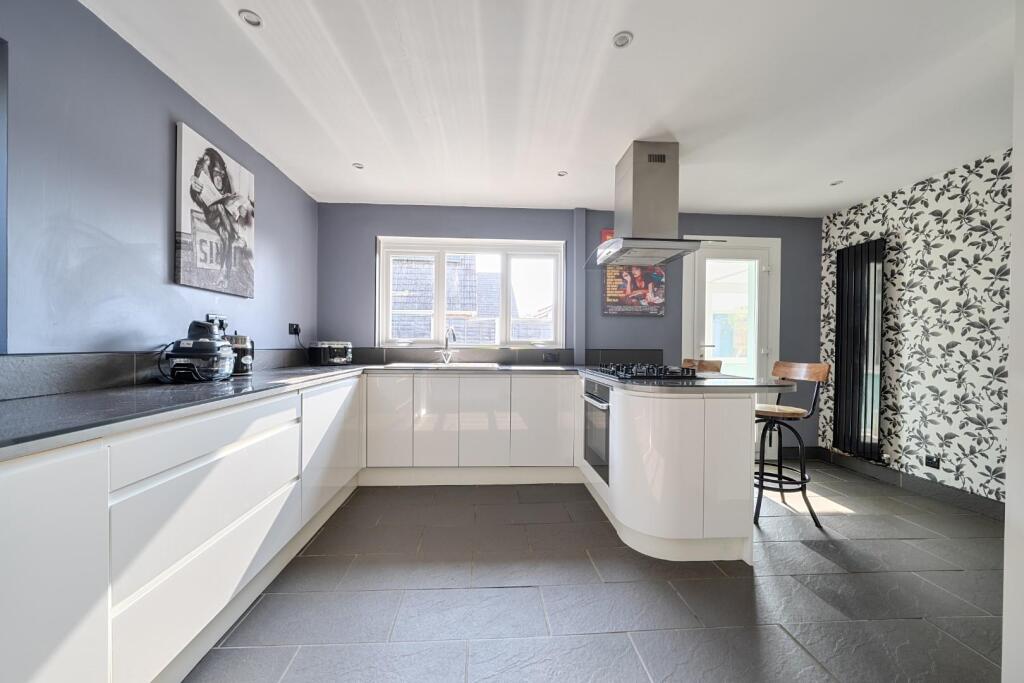 House in Hayling Island, Fleet - View 4