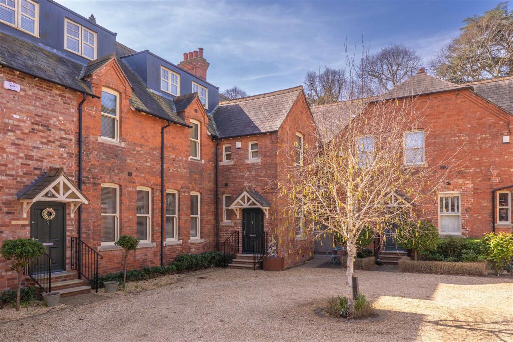 Main image of property: Stratford Road, Henley-In-Arden