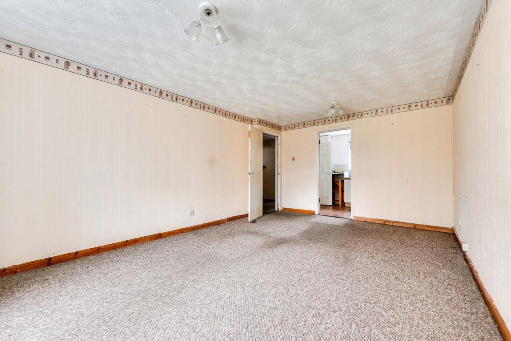 Colingsmead, Swindon, Wiltshire, SN3 photo 4