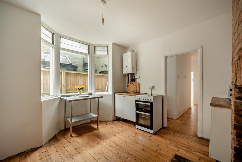 Apartment in London, Royal Borough of Greenwich - More