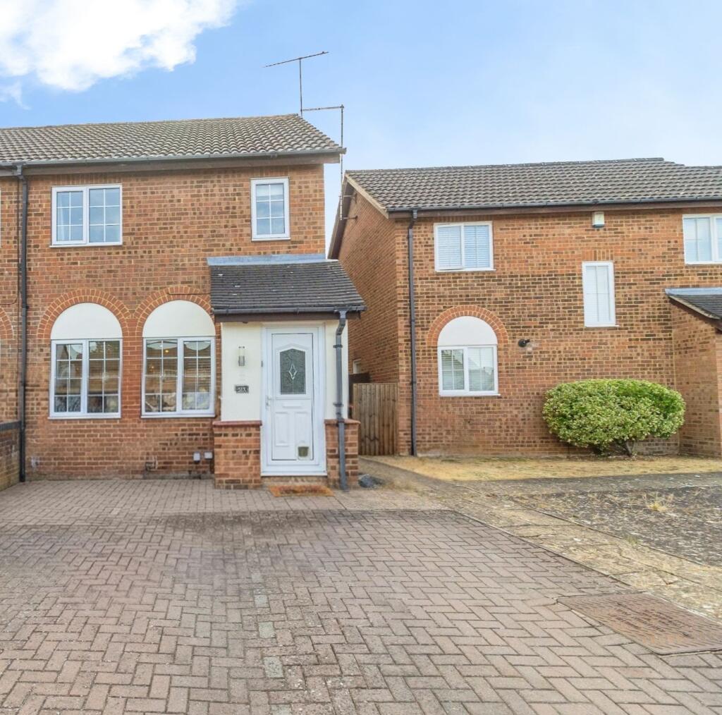 Main image of property: St Georges Close, LEIGHTON BUZZARD