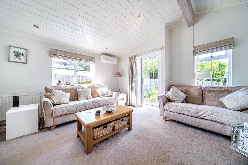 The Larches, Warfield Park, Bracknell, Berkshire, RG42 photo 5