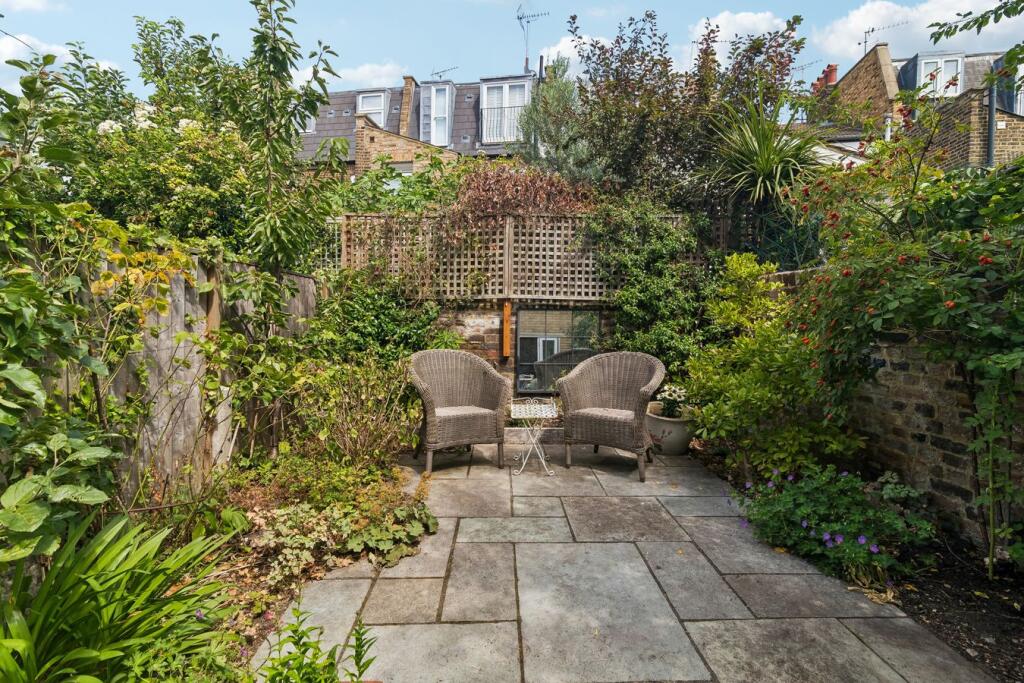 Apartment in London - View 3