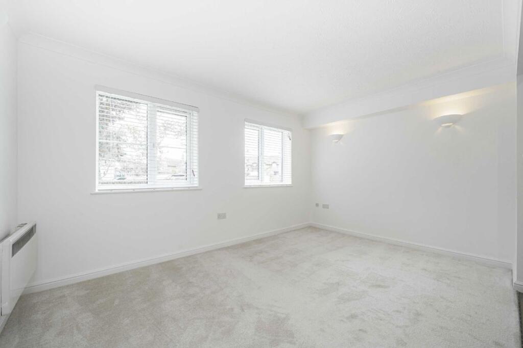Apartment in Sunbury-on-Thames, Kempton Park - View 5
