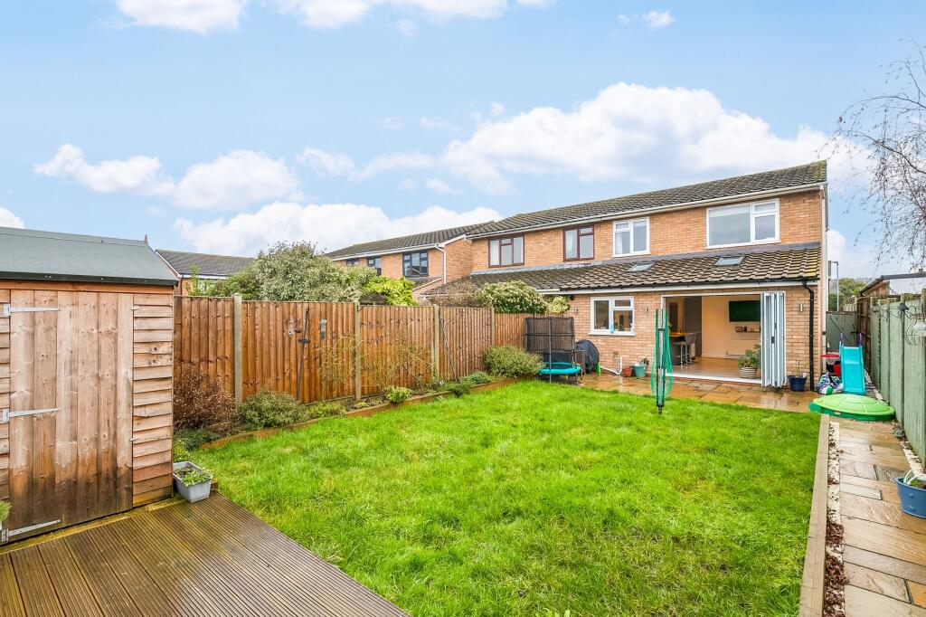 Armstrong Close, Wilstead, MK45 photo 4