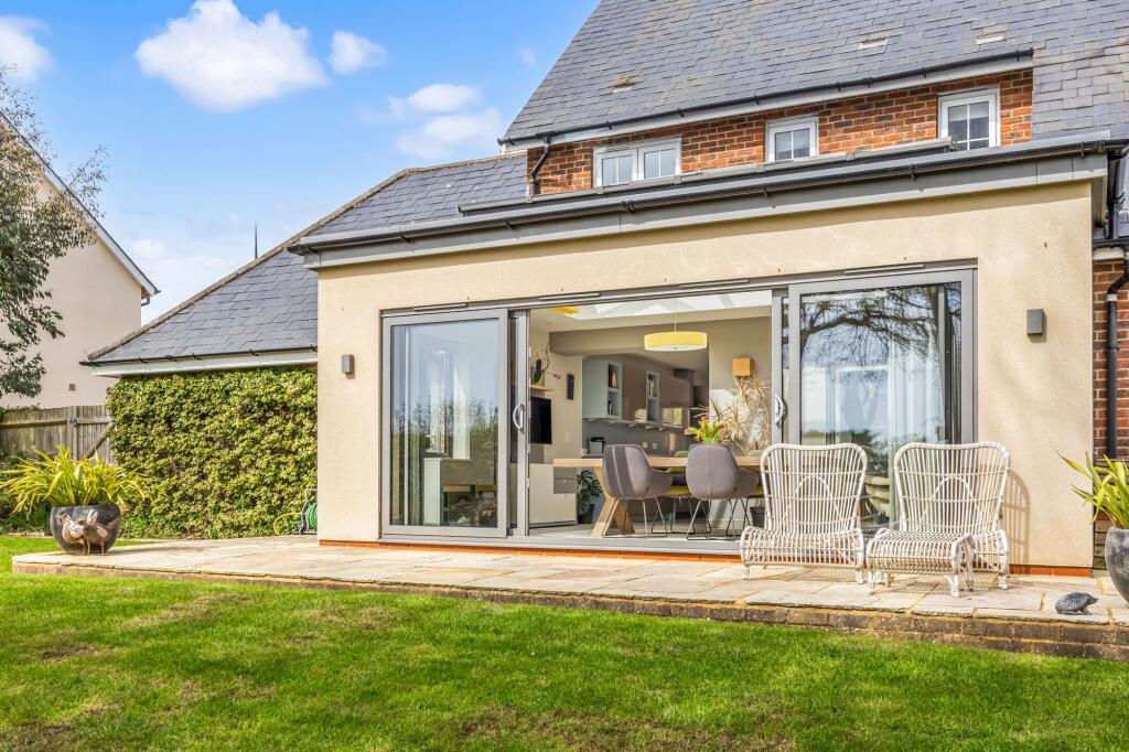 Chichester Road, Hellingly, BN27 - View 3