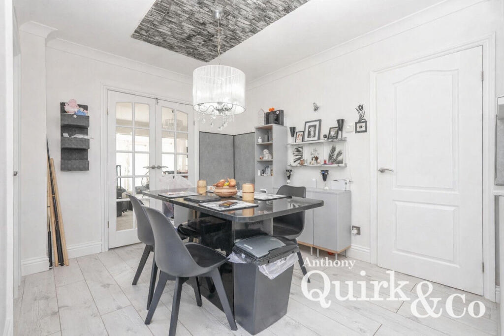 House in Southend-on-Sea - View 3