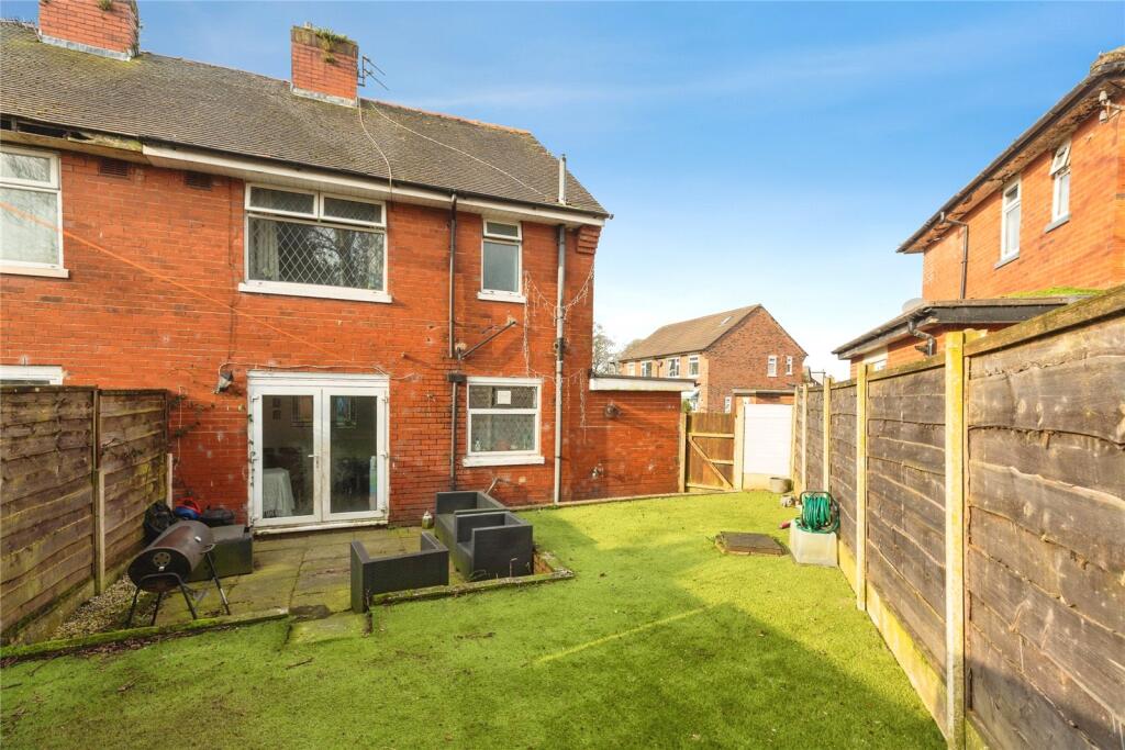 Fairfield Drive, Bury, Greater Manchester, BL9 photo 4