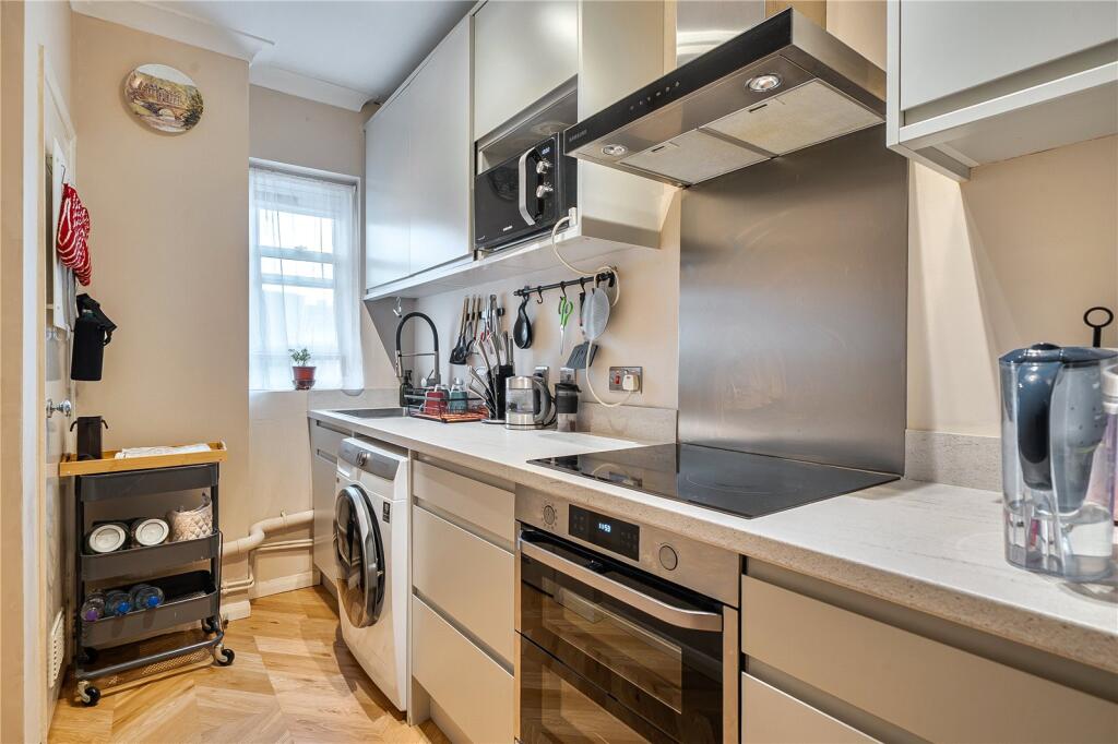 Apartment in London, Elephant and Castle - More