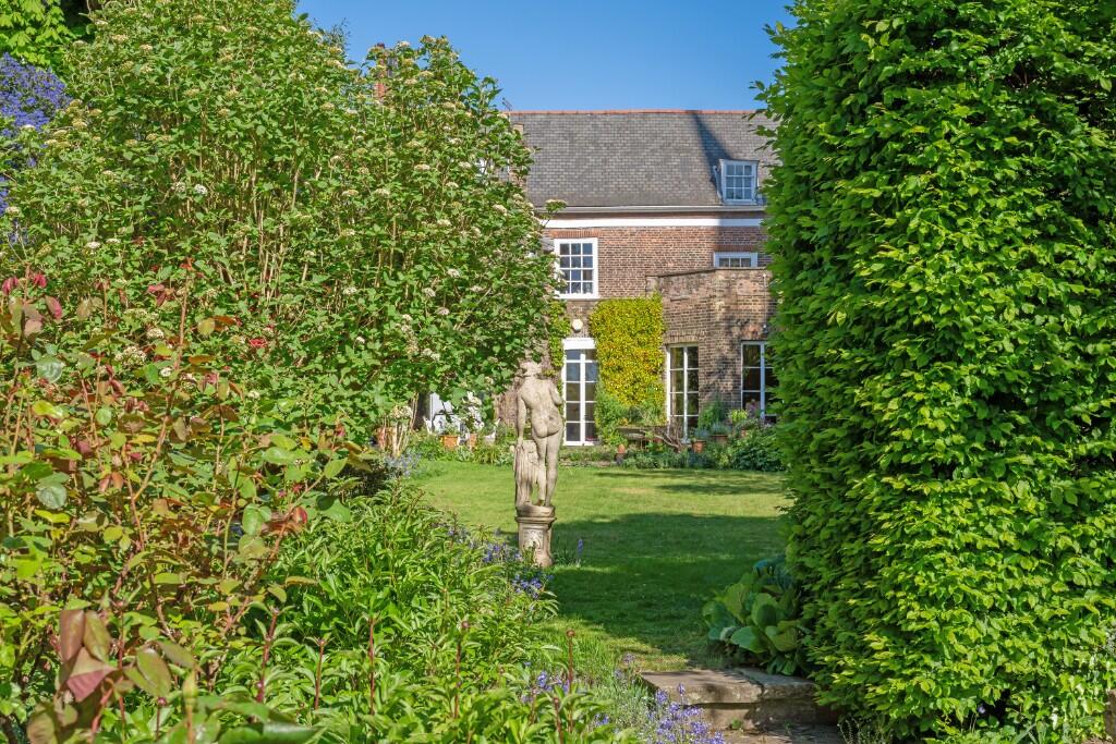 Main image of property: South Grove, London, N6