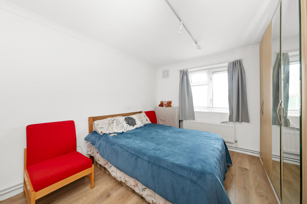 Apartment in London, Bromley Park, Plaistow - More