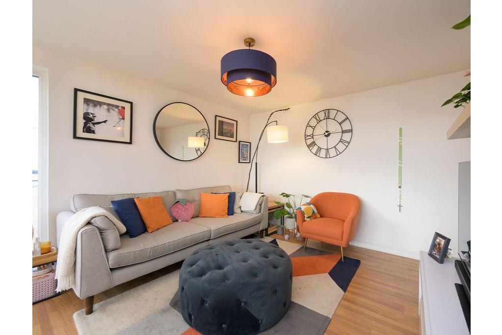 57/17 Hesperus Broadway, Edinburgh EH5 1FT photo 4