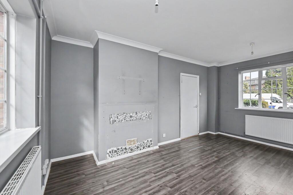 House in Braintree, Meadow View, Silver End - More