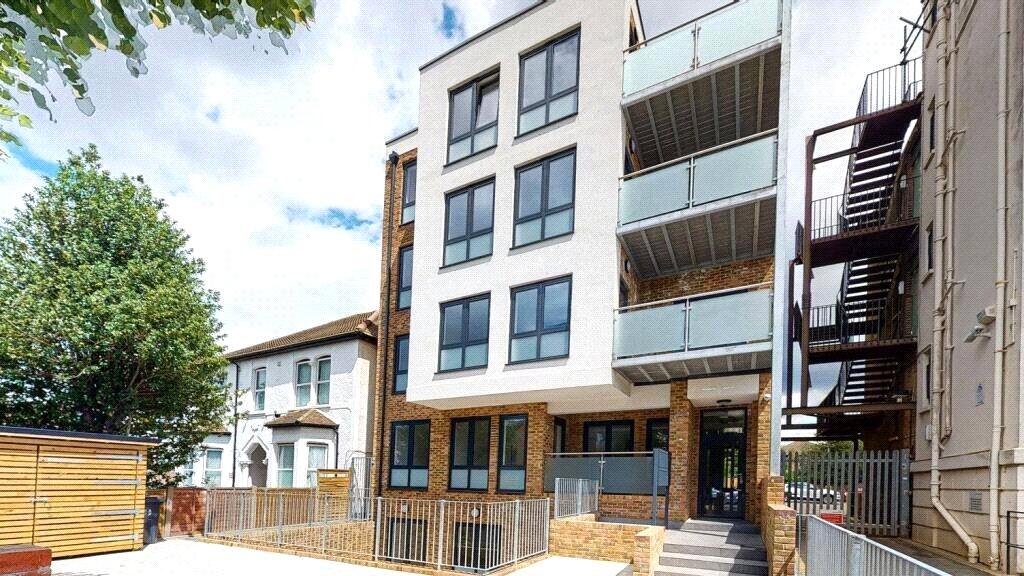 Main image of property: Lennard Road, Croydon, CR0