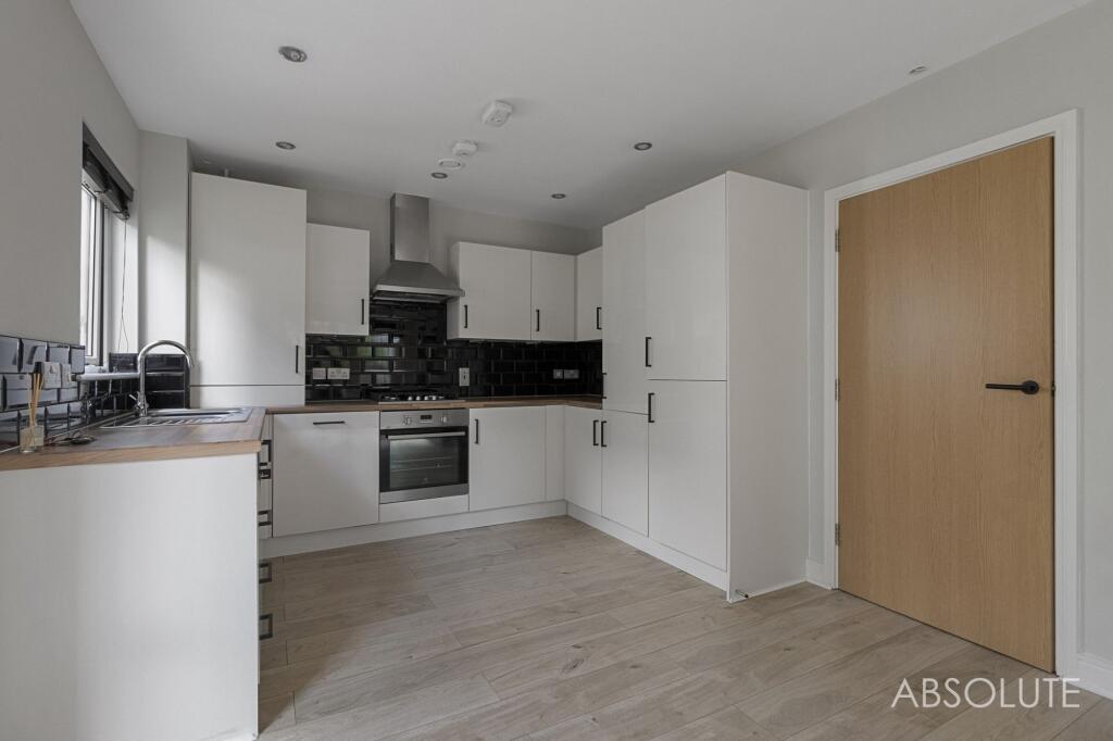 Apartment in Torquay, Torbay - More