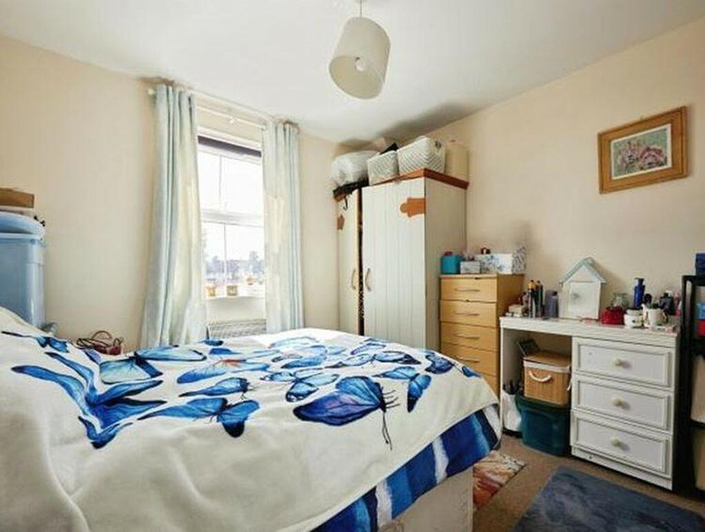 Apartment in Salisbury, St. Paul's - More