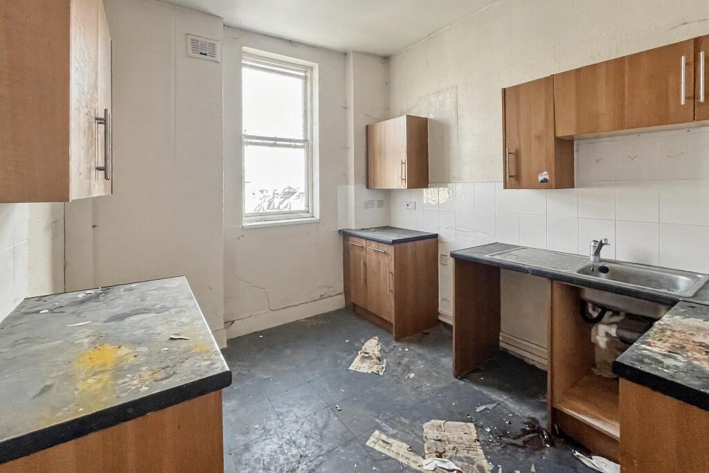 Apartment in London, Merton Park - View 5