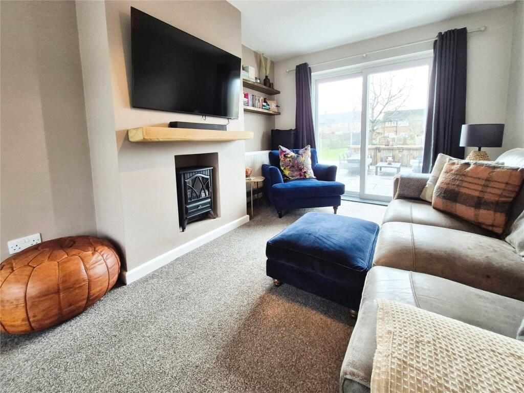 12, Wickenby Crescent, Lincoln, Lincolnshire, LN1 photo 2