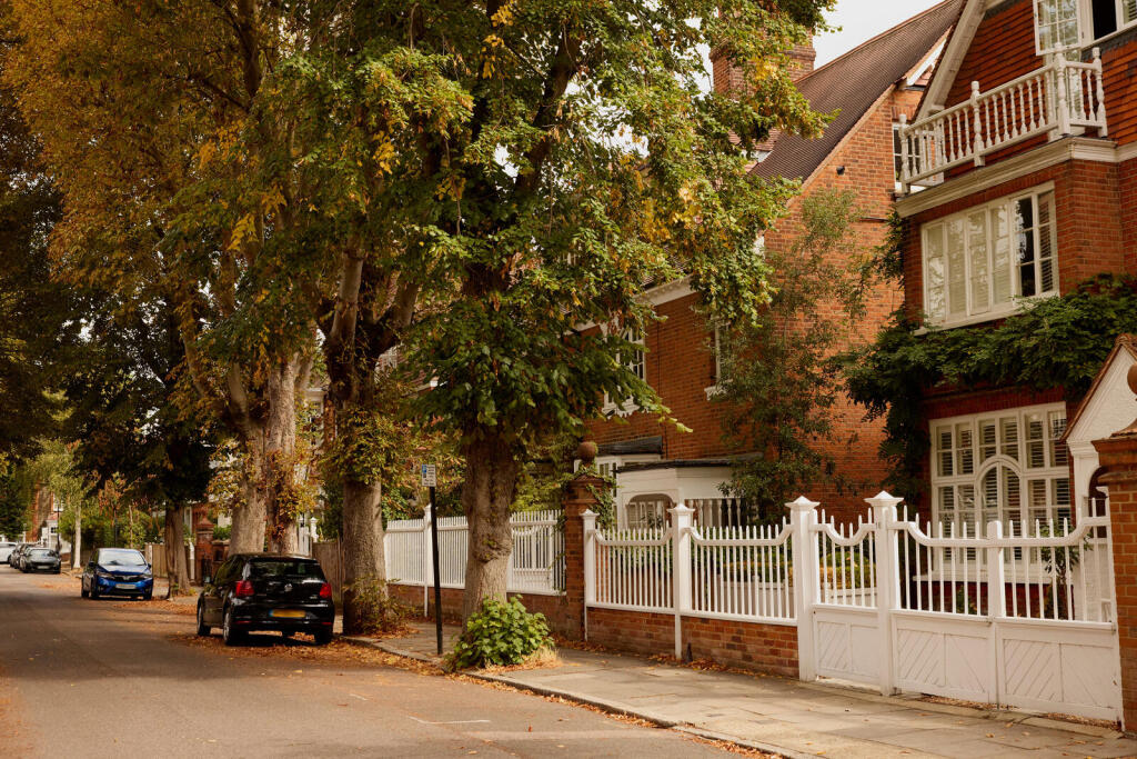 House in London - More