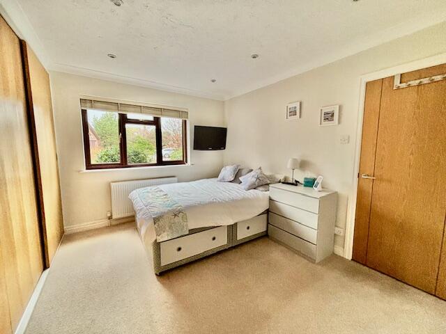 House in Chichester, Selsey - More