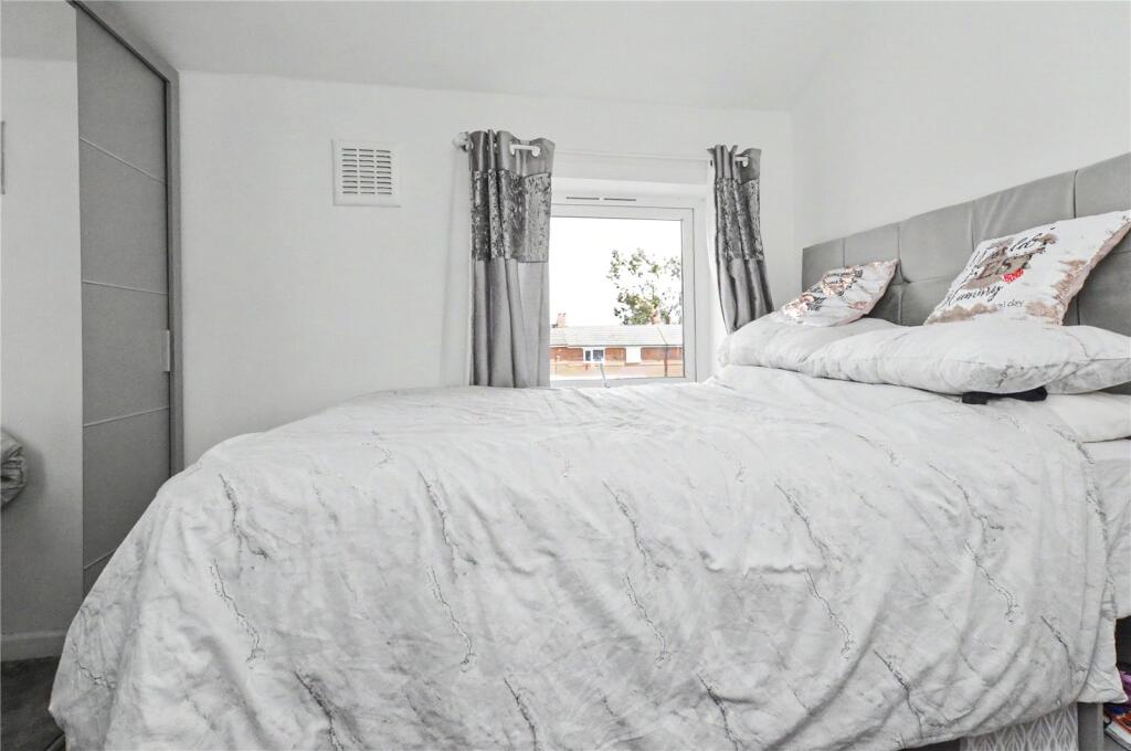 House in Leeds, Howlett Cross - View 5