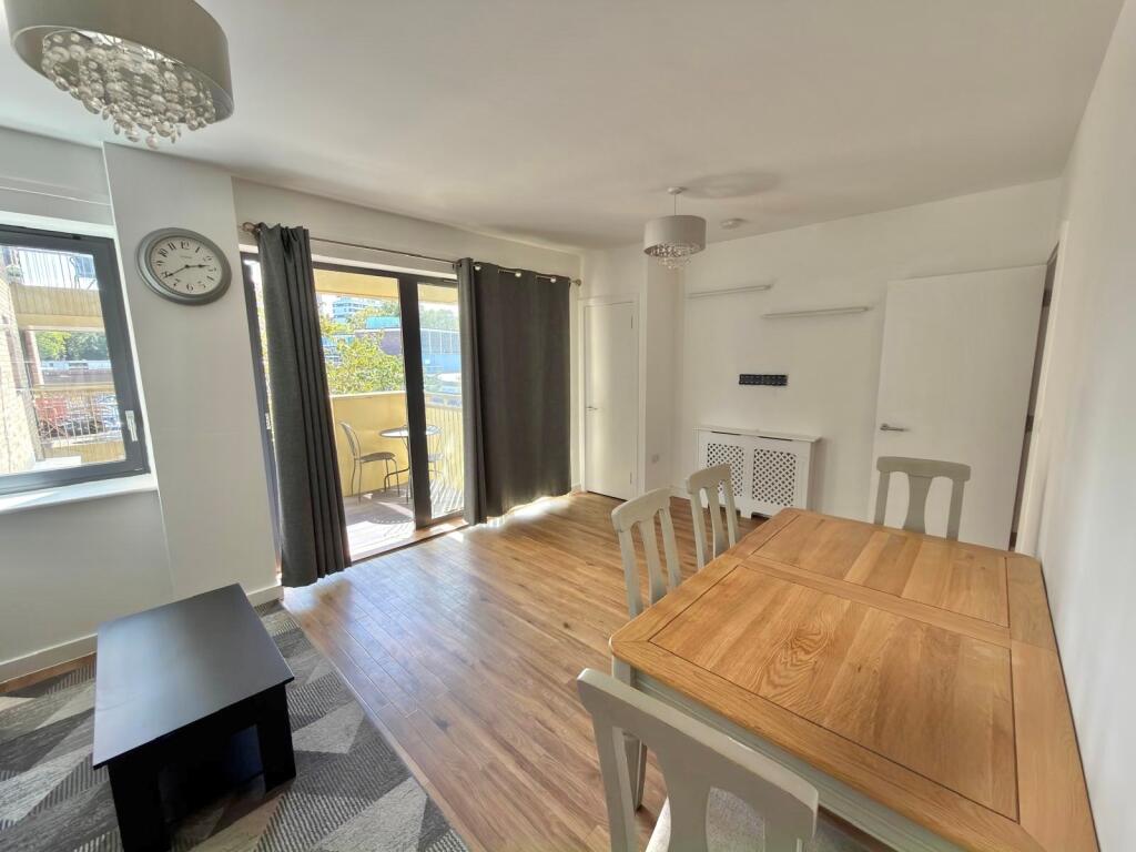 Apartment in Southend-on-Sea, Essex - View 5