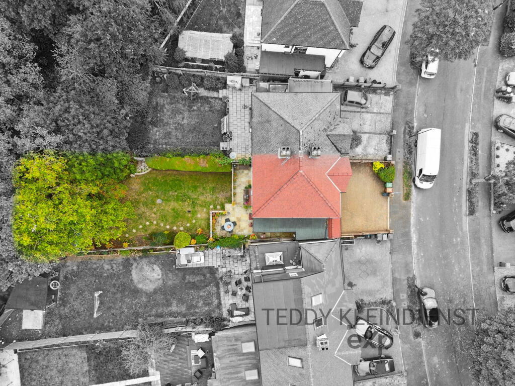 House in Kingston upon Thames - View 3