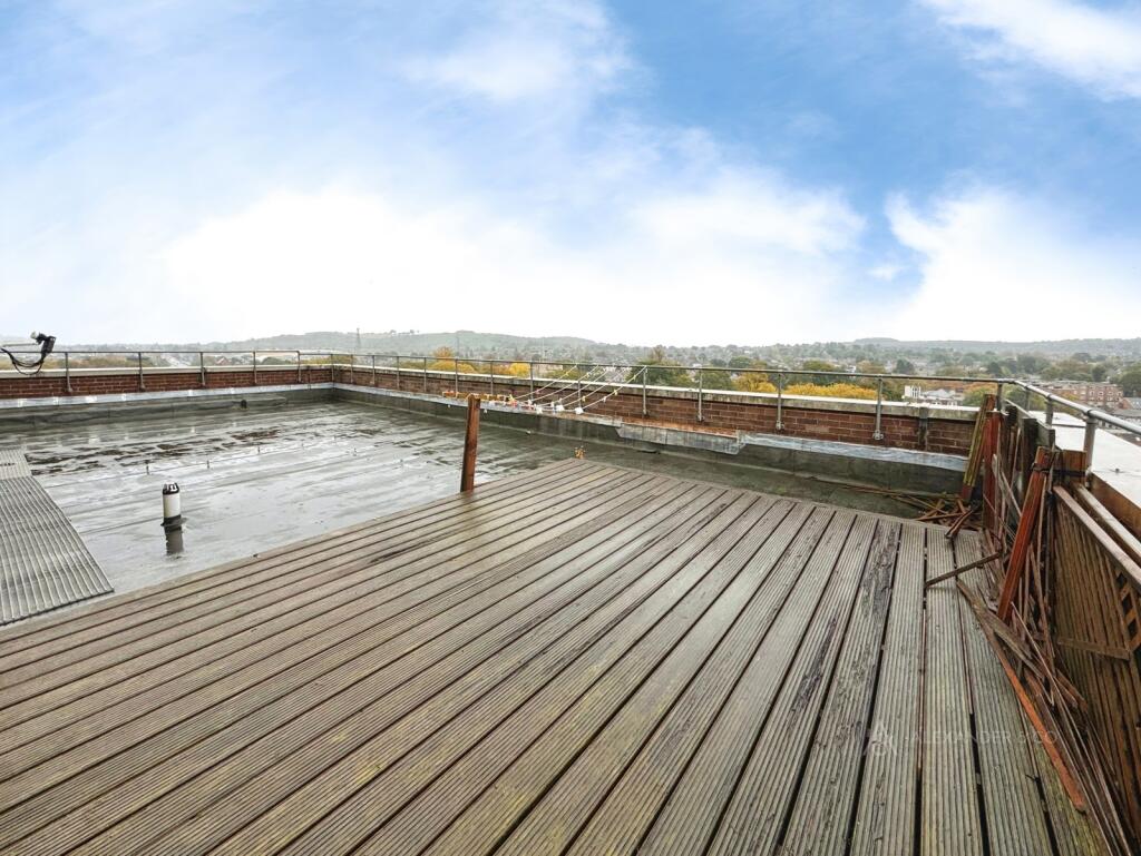 Apartment in Luton - View 4