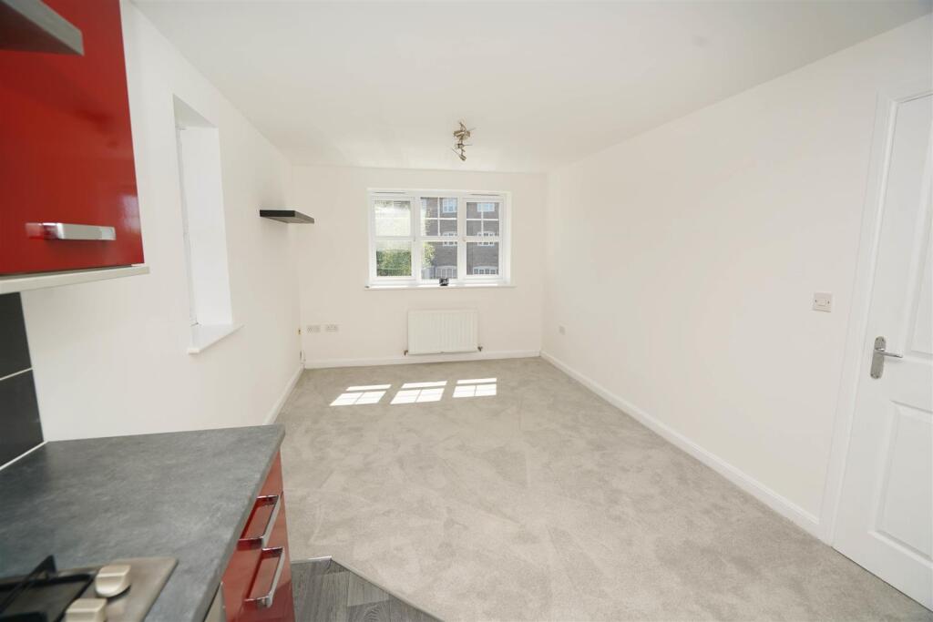 Apartment in Bolton, Daubhill - View 2