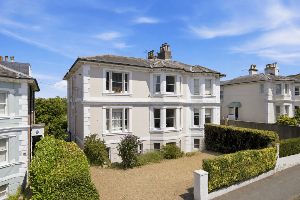 3-bed flat on Beulah Road, Tunbridge Wells, TN1, £500,000