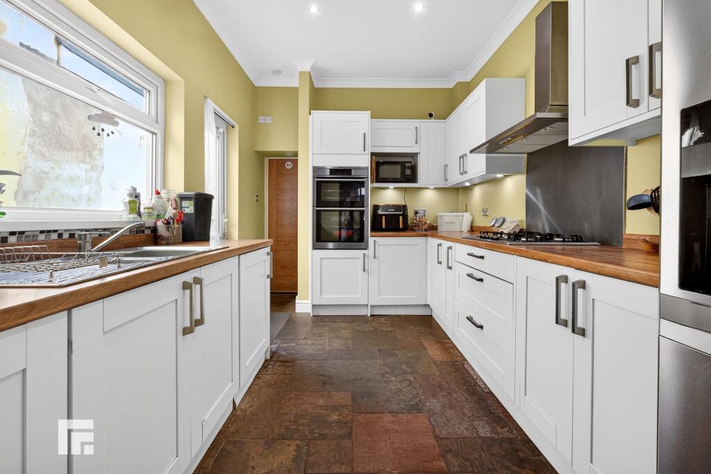Fairwater Grove East, Cardiff, CF5 photo 4