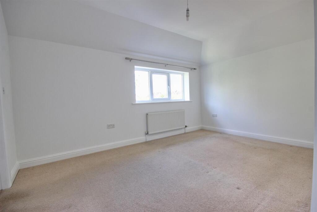 House in Long Riston, Arnold, Riston - More