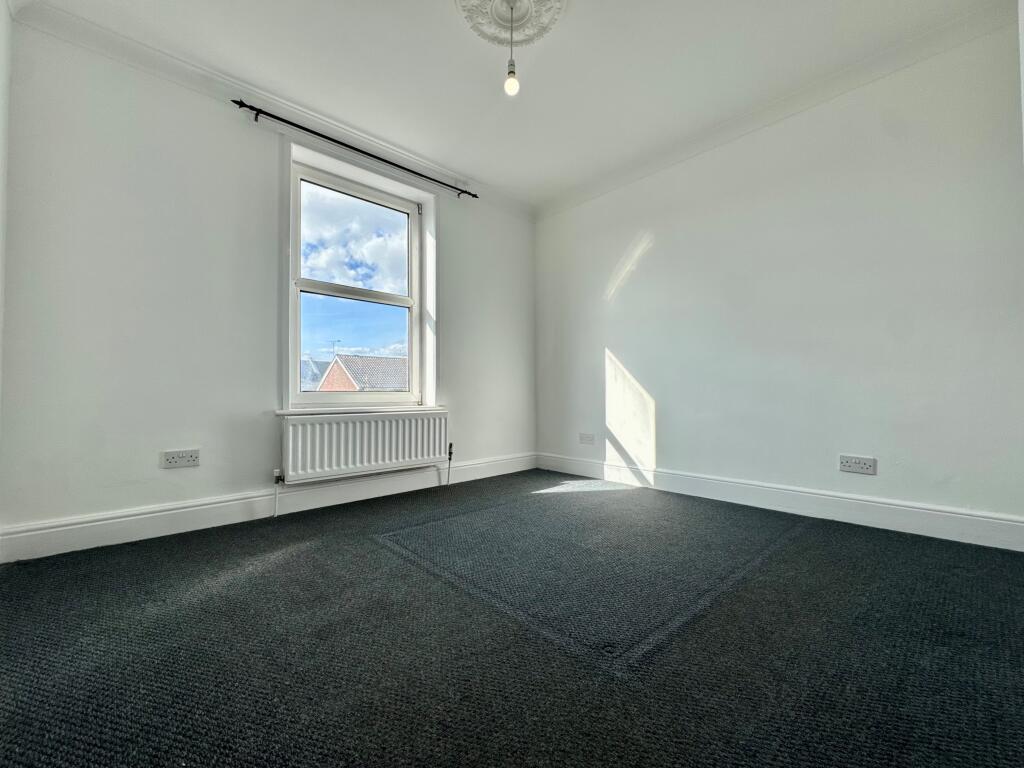 St Catherines Road, Littlehampton, BN17 photo 2