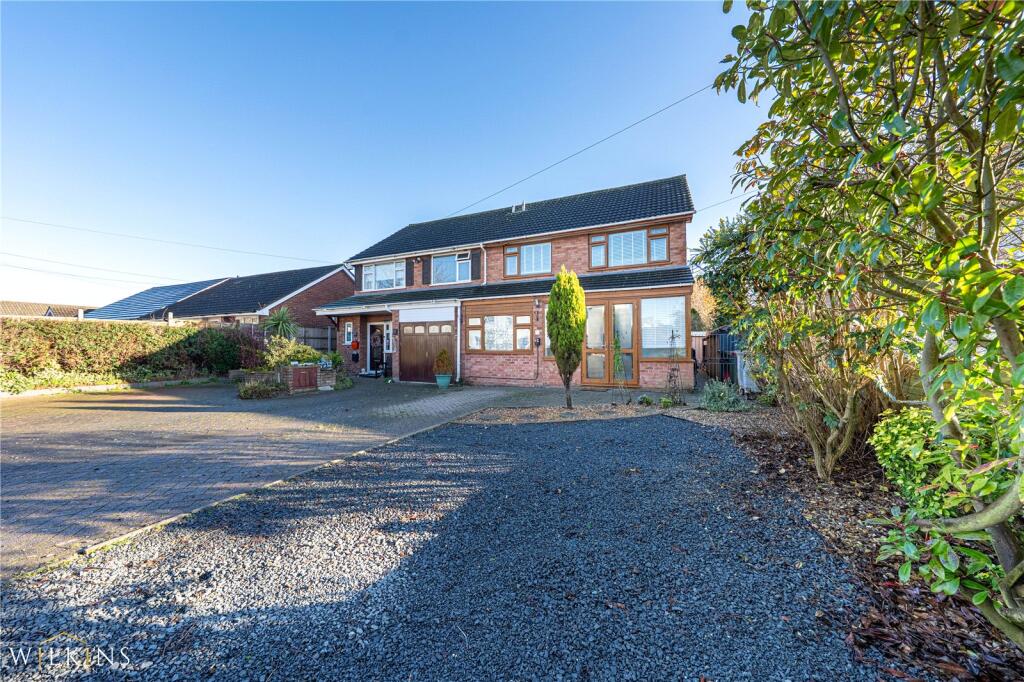 3-bed semi-detached on Wood Street, Wood End, Atherstone, Warwickshire, CV9, £330,000