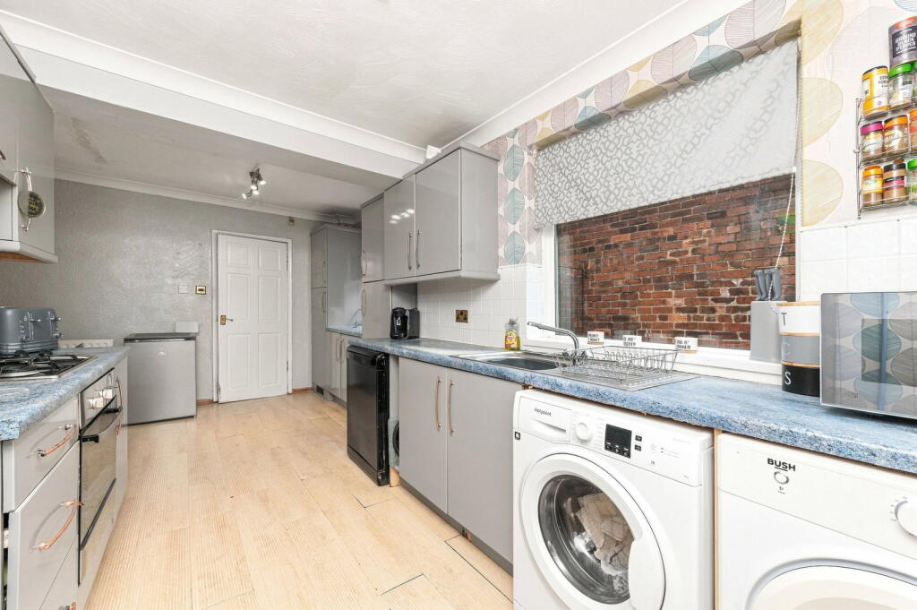 House in Leeds - View 2