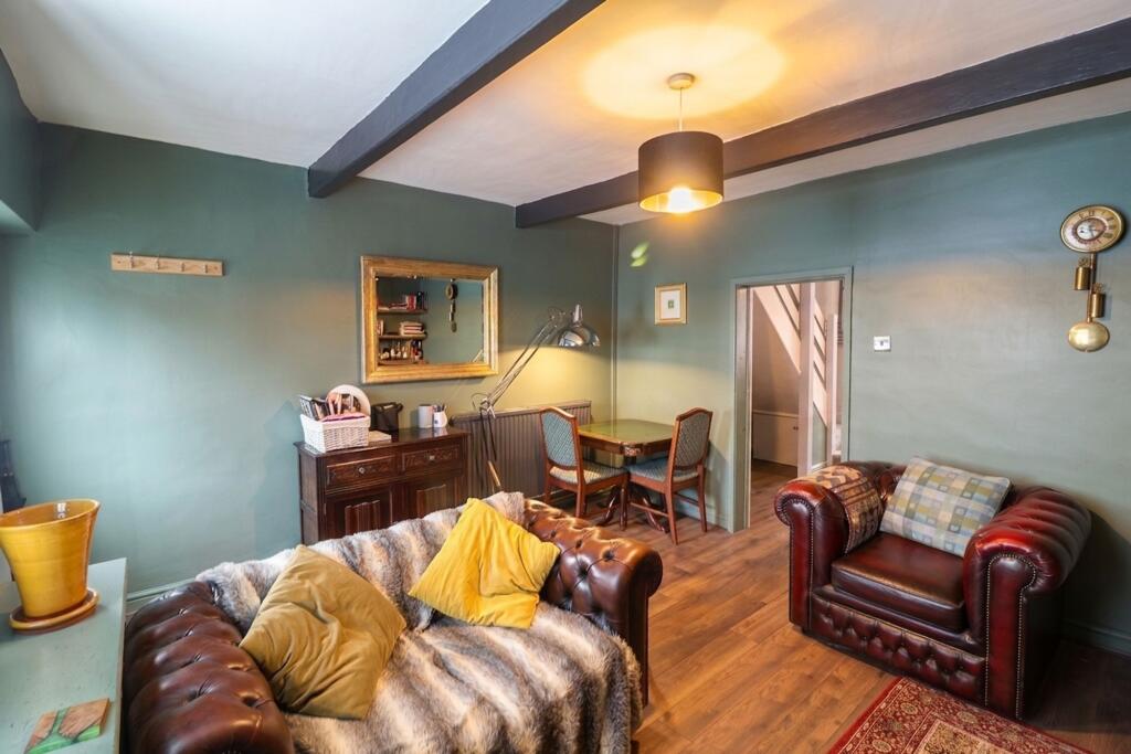 House in High Peak, Whitfield - View 3