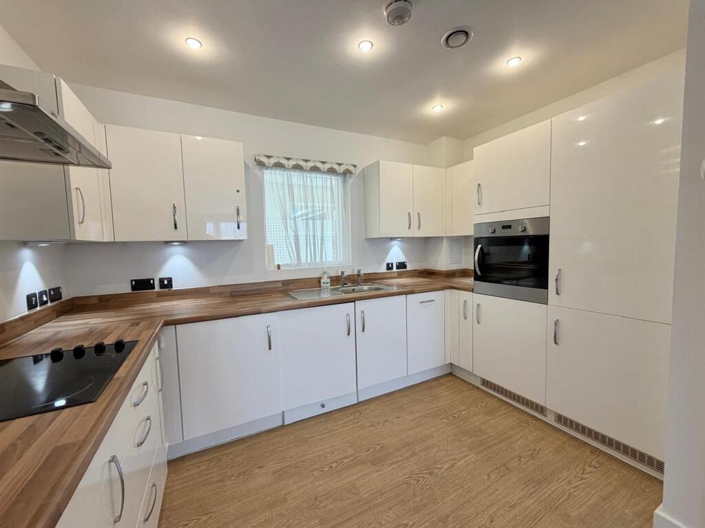 Apartment in Bristol - View 4