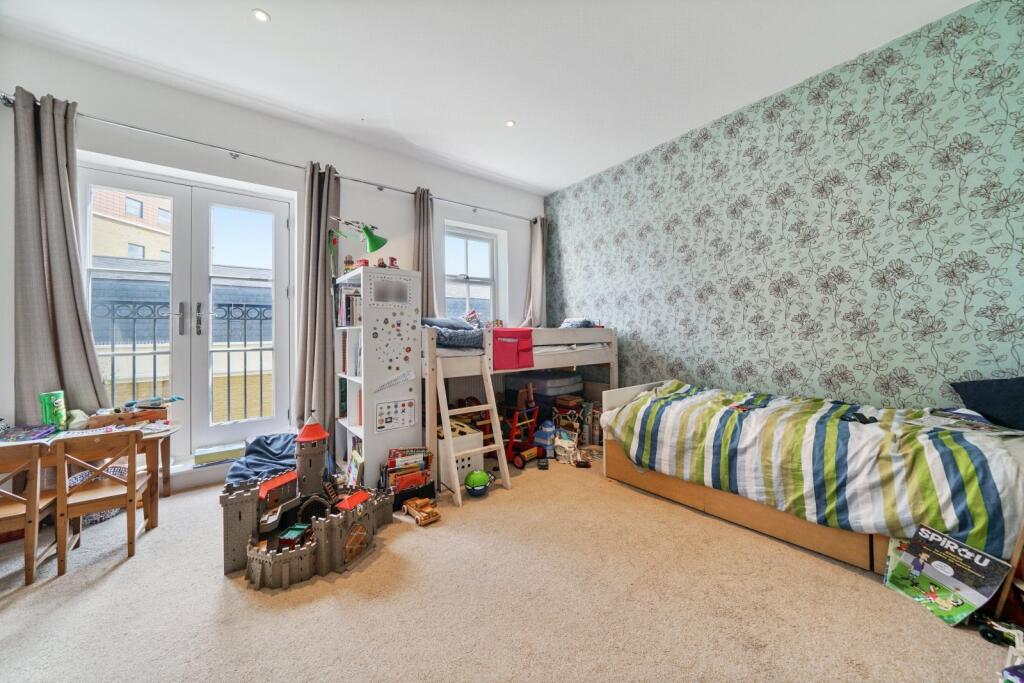 House in London, Kentish Town - More