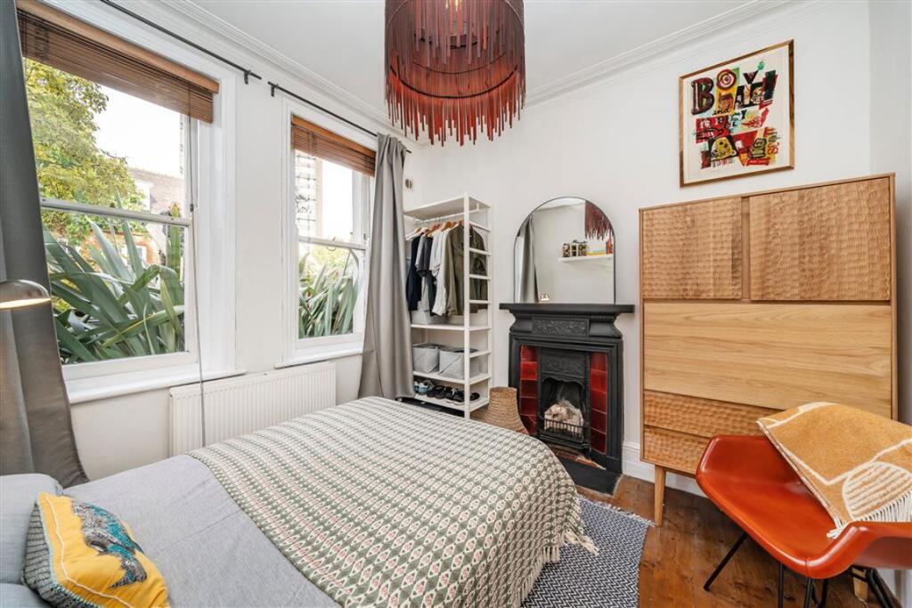 Apartment in London - More