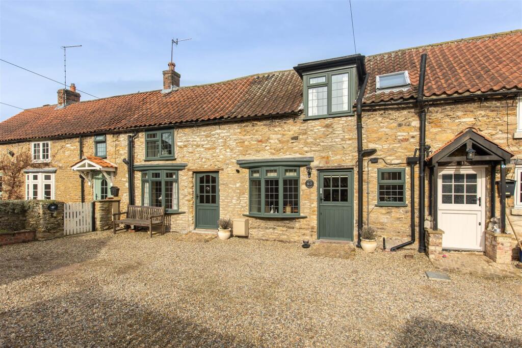 2-bed house on Hall Garth Lane, West Ayton, Scarborough, £275,000
