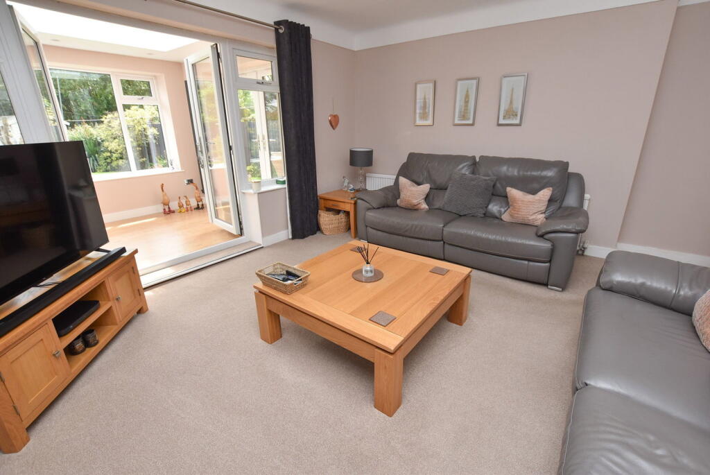 Links Avenue, Little Sutton, Ellesmere Port, CH66 1QT photo 4