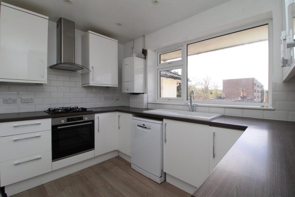 Apartment in Poole - View 3