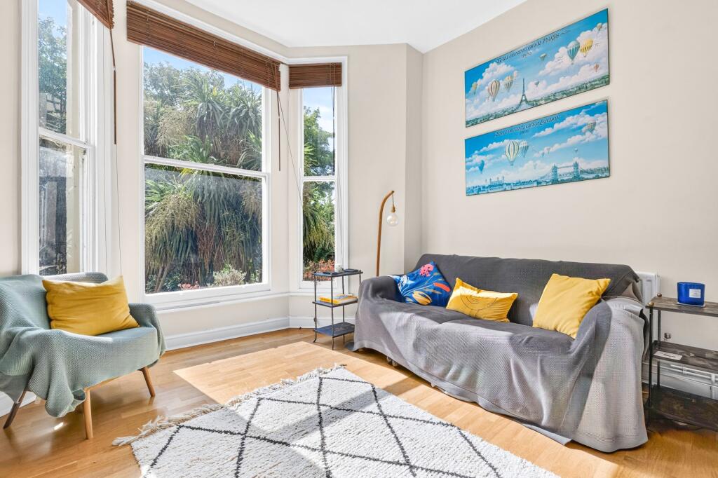 Apartment in London - View 5
