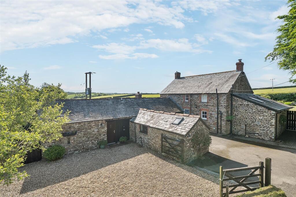 5-bed detached on Jacobstow, Bude, £695,000