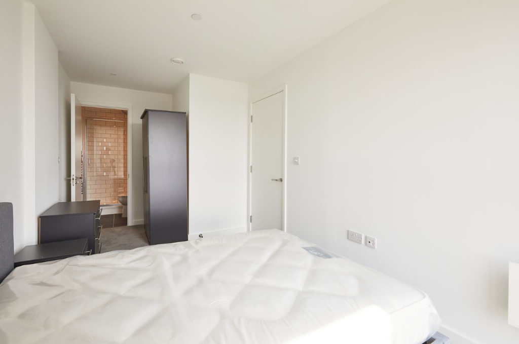 Apartment in Trafford, Greater Manchester - View 5