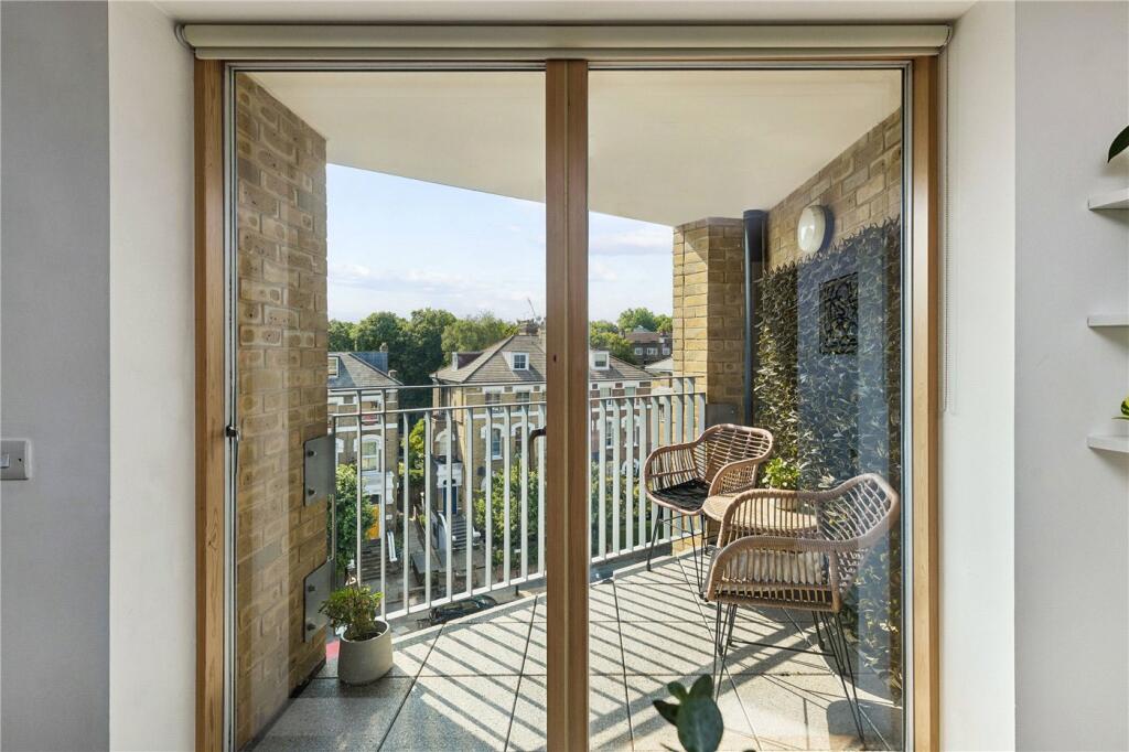 Apartment in London - View 3